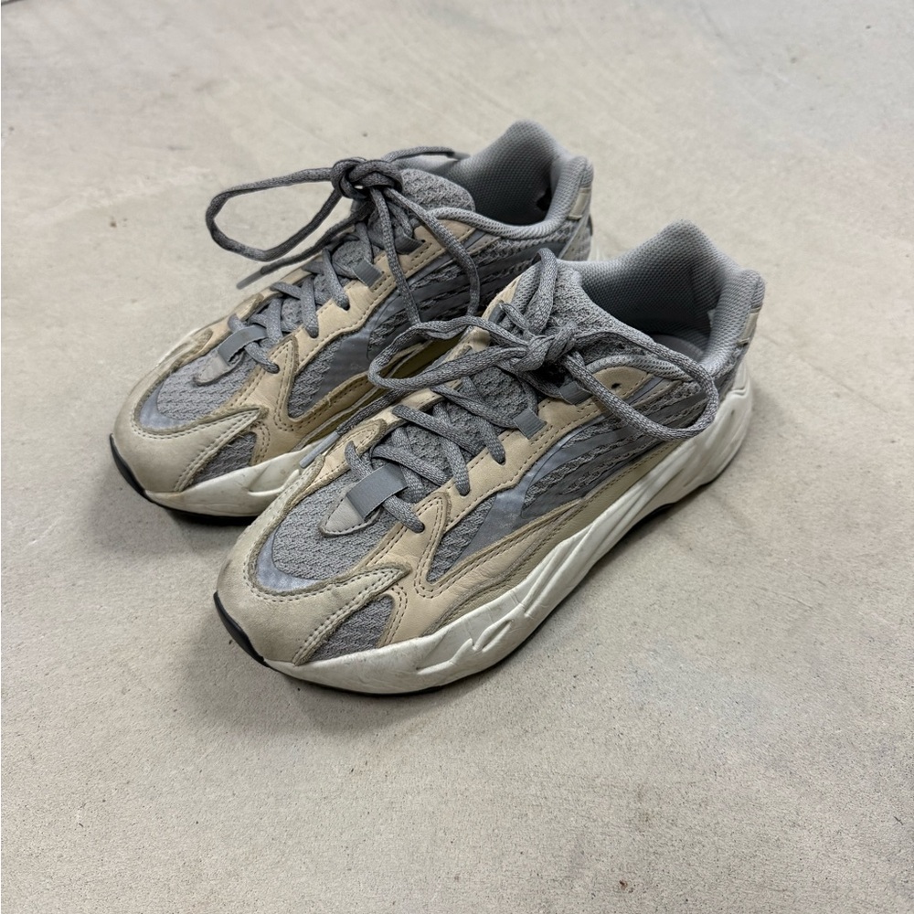 Yeezy Boost 700 V2